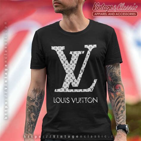 louis vuitton putkikassi|Louis Vuitton t shirts.